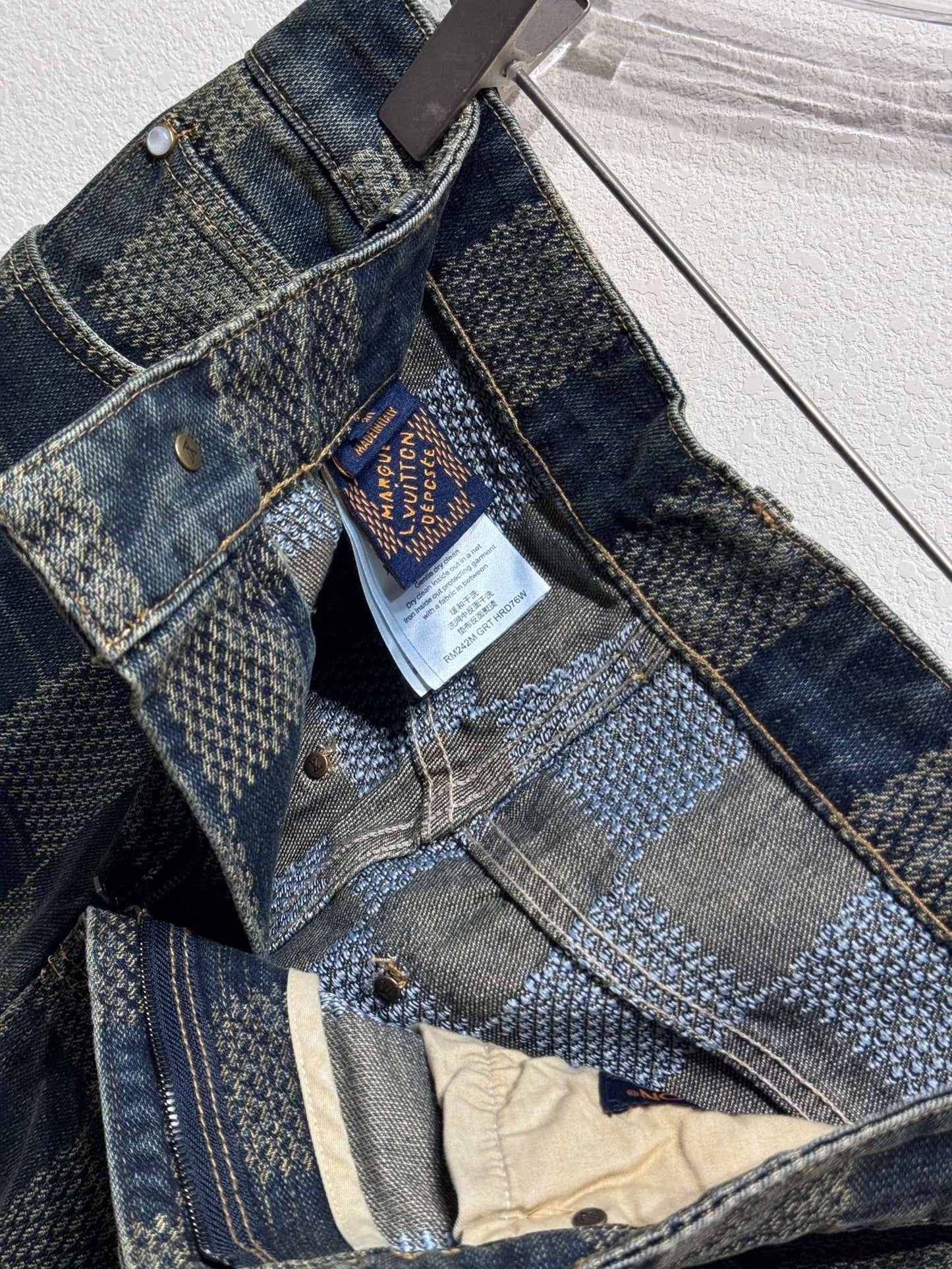 jeans