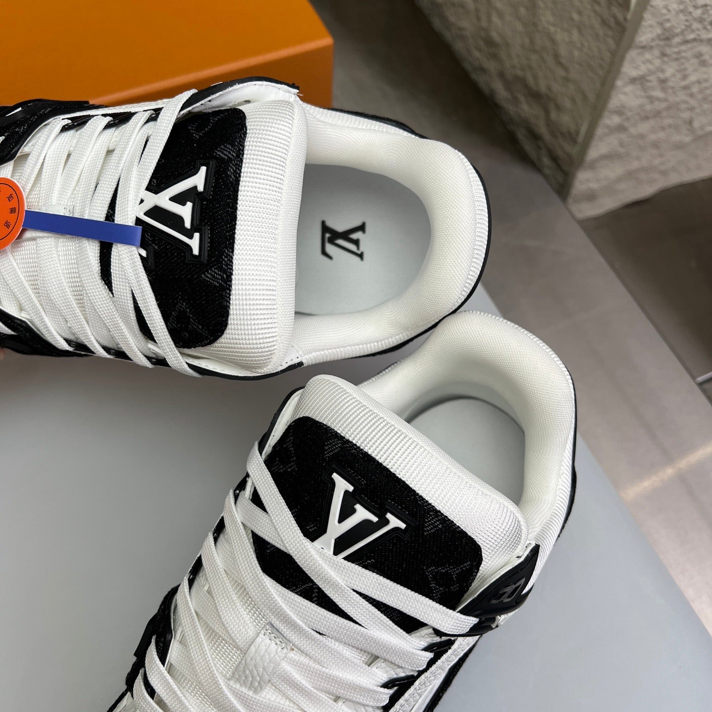 LV trainer