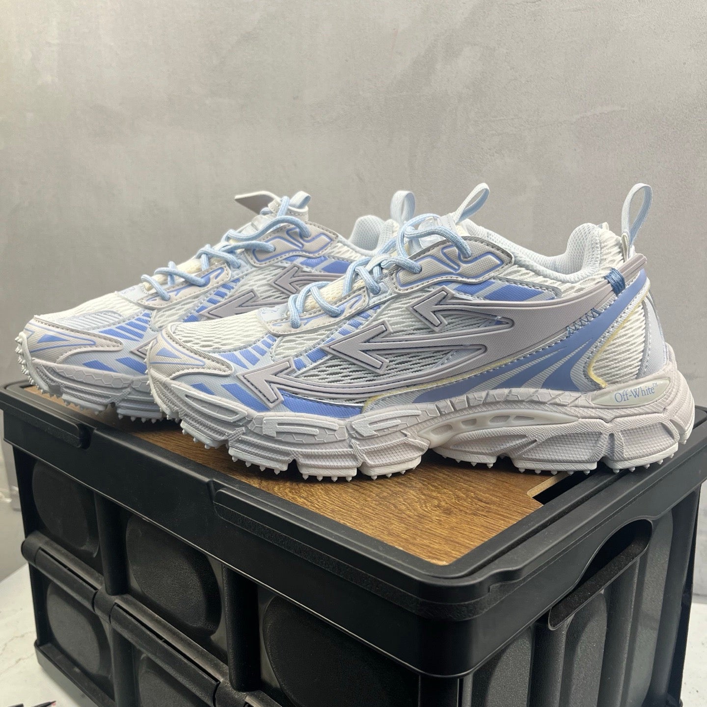 Off White