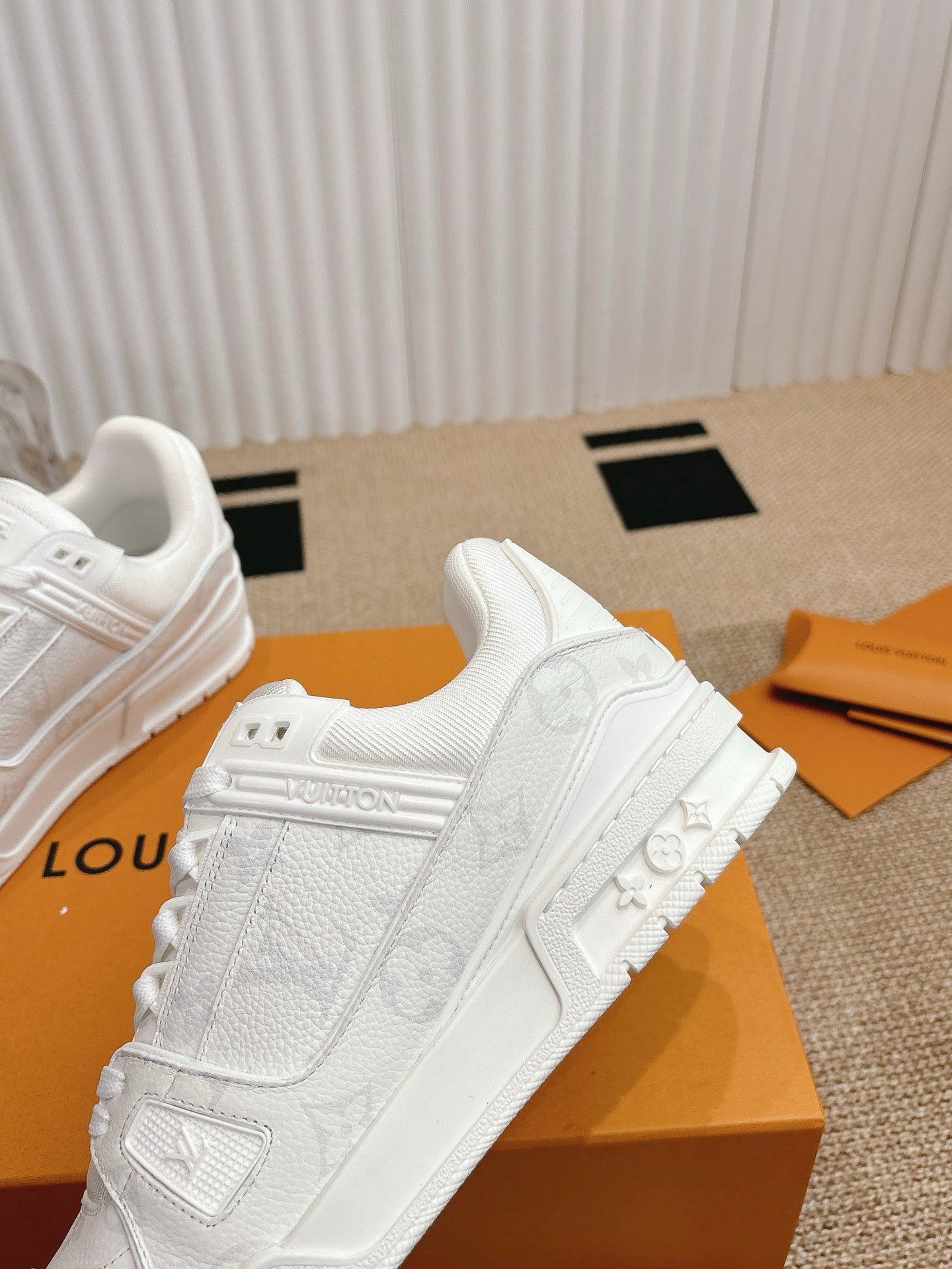 LV trainer